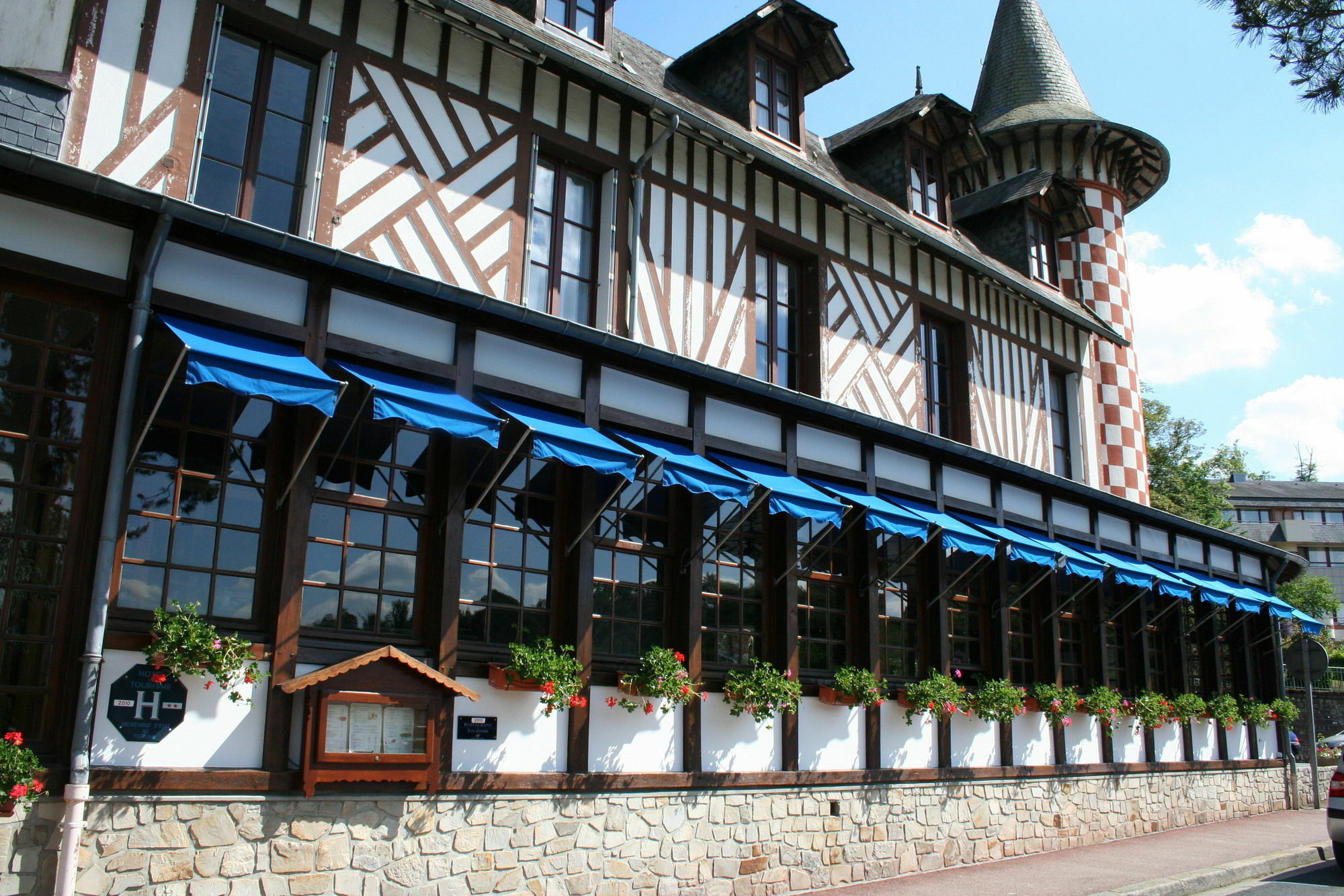 La Potiniere Du Lac Appartements Bagnoles de l'Orne Normandie Exterior photo